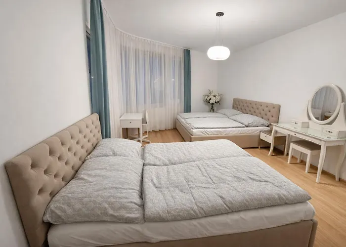 Luxury Wenceslas With Free Parking *