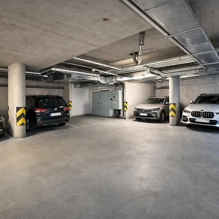 Luxury Wenceslas With Free Parking *